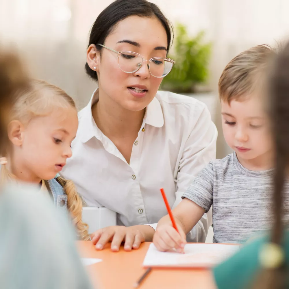 Bachelier en [Accueil et Éducation du Jeune Enfant]