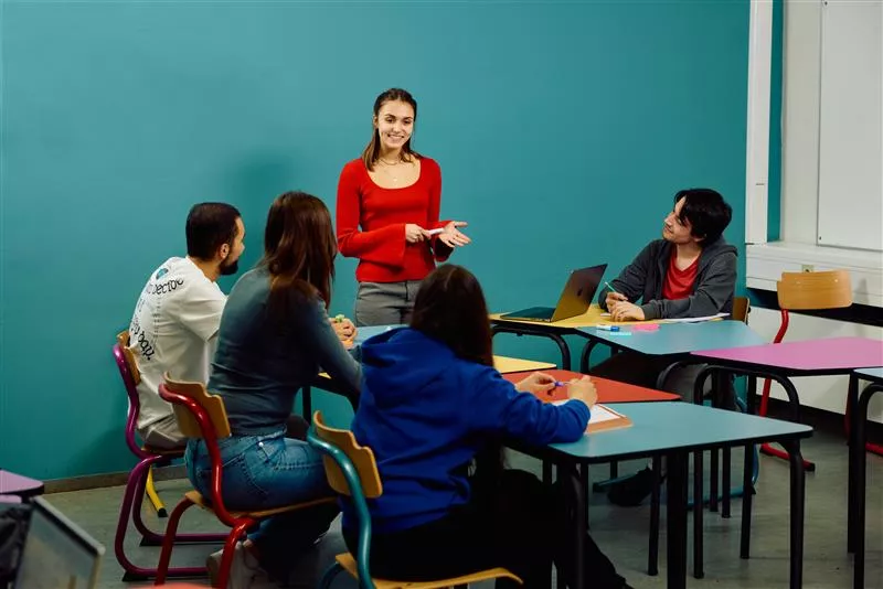 Devenir enseignant : parcours, débouchés et conseils 